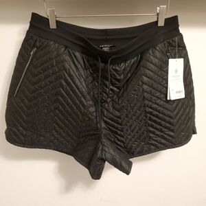 *HOST PICK* NWT Athleta "Apres Ski" Quilted mini short. Black. 14US. Plus size